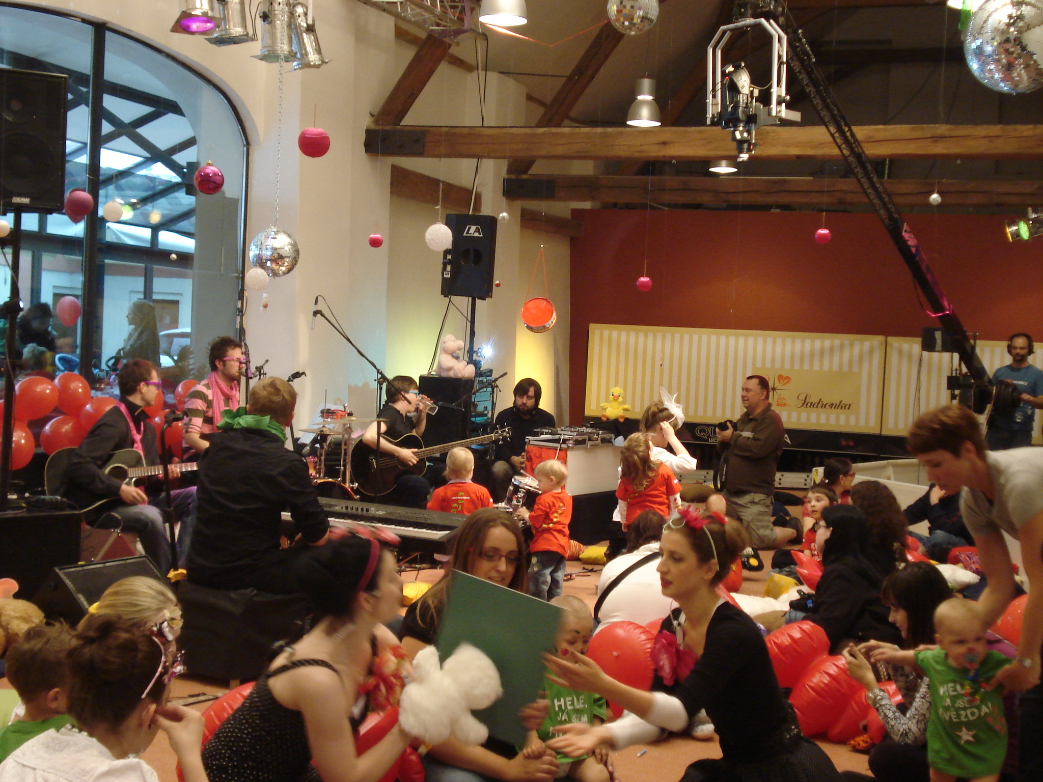 Tata Bojs slavili s dětmi